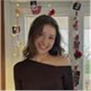 Estudiante universitaria imparte clases particulares de matemáticas
