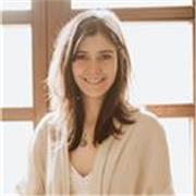 Profesora de Inglés online especializada en preparación de exámenes Oxford y conversación fluida. Clases dinámicas adaptadas. 