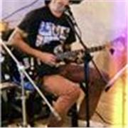 Profesor de guitarra para niños y adultos, clases prácticas personalizadas para principiantes