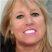 Simpatica pronta ad impare solare intraprendente sempre sorridente