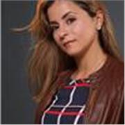 Spanish tutor providing language knowledge to non Spanish speaker kids