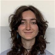 Studentessa di giurisprudenza, con diversi anni di esperienza nel mondo delle ripetizioni