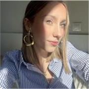 Estudiante de ADE y Marketing ofrece clases de repaso, economía y matemáticas para Primaria, ESO y Bachillerato.