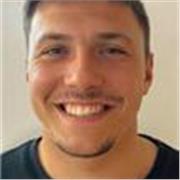 Entrenador personal con ciclo superior de deportes y con años de experiencia propia.