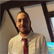 Prof en ligne, 10 ans de travail pleinement en anglais, 5 ans de traduction et localisation, cours tous niveaux.