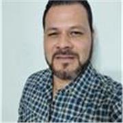 Maestro de apoyo escolar especializado en clases para niños de primaria o secundaria