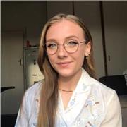 I give casual and dynamic private English lessons to students studying ESL