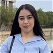 Profesora de educación infantil ofrece clases a niños de infantil y primaria