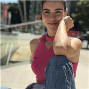 Ofrezco unas clases dinámicas que diviertan con trucos innovadores para que aprendan más rápido. Tengo 19 años y soy una persona extrovertida. Me gustaría mucho dar clase a niños, no separaran los ojos de la pantalla con mi actividad y aprenderán cosas nu