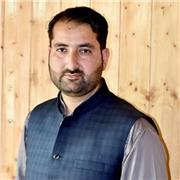 Experienced online instructor of Economics through English medium