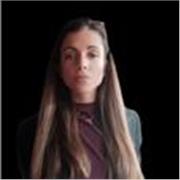 Profesora de tecnología y transformación digital para estudiantes, profesionales y empresas que quieren liderar el futuro