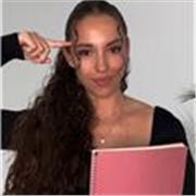 Profesora titulada en Psicología (especializada en deportiva) con más de 7 años de experiencia con niños y adolescentes