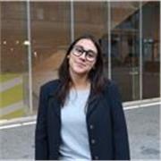 Englisch-Tutor auf C1–C2-Niveau mit amerikanischer Aussprache sowie IELTS- und Cambridge-Advanced-Zertifizierung.