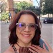 He diseñado mis cursos para ir más allá del análisis de textos, animando a mis alumnos a comprender el contexto histórico, social 