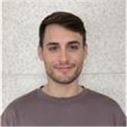 Profesor con máster en ELE, además de examinador certificado por el instituto Cervantes nivel A1 y A2.