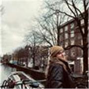 Soy una persona amable, abierta, paciente y con muchas ganas de ayudar a los chicos que necesiten un empujoncito con inglés 