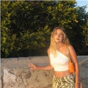 Me defino como una persona paciente y con diferentes habilidades docentes necesarias para el desarrollo integral del alumno