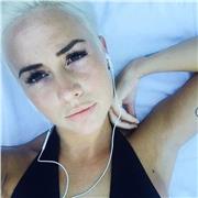 Insegnante madrelingua di 30 anni offre lezioni private di lare,professionale,seria