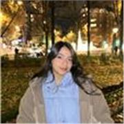 Artista plástica apta para enseñar dibujo y pintura a aprendices de cualquier edad 