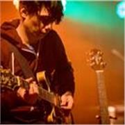 Professeur de guitare | 18 ans d’expérience | Cours en ligne ou à domicile