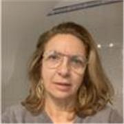 Enseignante en français, formée aussi pour les troubles d'apprentissage,  je suis particulièrement à l'écoute dans mon soutien.