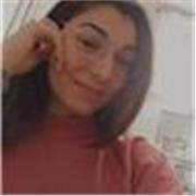 Sono una studentessa che frequenta il quarto anno delle superiori a Napoli, sono una ragazza con molta pasienza e che ci sa fare