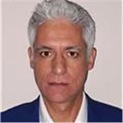 Licenciado en Administración y Dirección de empresas da clases para primaria y secundaria.