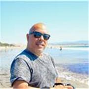 Profesor de español, con experiencia docente como Psicólogo en universidades e institutos profesionales