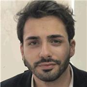 Laureato in chimica e tecnologia farmaceutiche