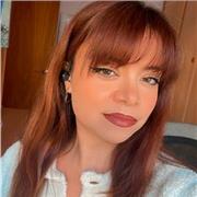 Me definiría como una profesora innovadora. Soy muy meticulosa y siempre quiero lo mejor para mis alumnos.