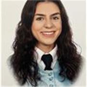 Profesora titulada en la carrera de filosofía con un máster en Educación por la Uva. 