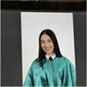 Soy estudiante universitaria que tiene cierta facilidad tratando con niños.