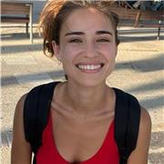 Estudiante del grado de educación infantil y primaria, con experiencia trabajando con niños y niñas y ganas de aprender de su mano