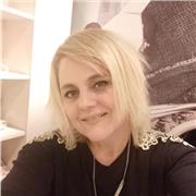 Profesora nacional de Castellano,  Literatura  y Latín. Maestranza en Literaturas Comparadas