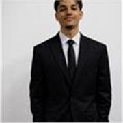 Profesor de primaria que se adapta a todas las edades y niveles.