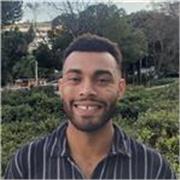 Profesor de inglés especializado en preparación de exámenes Cambridge (B1, B2, C1 y C2) para adolescentes, universitarios y adulto