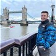 Profesor de español con 3 años de experiencia. Soy inglés y también puedo enseñar el inglés 