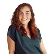 Profesora de inteligencia artificial generativa para todos los niveles.