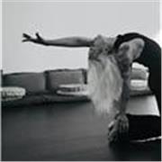 Soy profesora de Hatha Yoga desde 2008. Me adapto de maravilla a cualquier demanda por parte del alumn@.