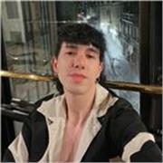 English tutor - Berlin-based, with experience in tutoring people of all age groups.