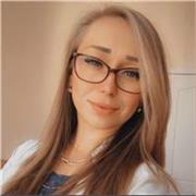 Pomagam w zrozumieniu materiału, nadrabianiu zaległości i przygotowaniu do sprawdzianów. Tłumaczę jasno i cierpliwie