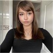 I am a native English speaker and fluently speak Japanese. I have over a year of experience in private tutoring