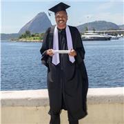 Dou aulas de matemática para qualquer idade e série. Tenho todo um aparato de material para dar aulas online e também presencial