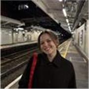 Grundschullehrerin mit dem Fokus auf die Fächer Deutsch, Mathe und Englisch