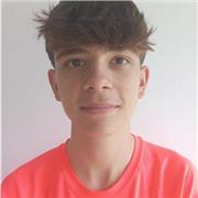 Alumno de 1° de bachiller que puede ayudar con tareas y cualquier asignatura a los mas pequeños.