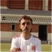 Soy jugador de fútbol semiprofesional formado en academias y clubes. Clases para todas las edades y niveles