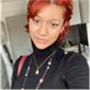 Professeur particulier de français donne des cours de soutien aux élèves de niveau primaire et secondaire