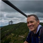 Avvocato iscritto da 23 anni cassazionista, commissario di esami di avvoxato indetto dal ministero giustizia, docente di corsi master universitari e di preparazioni agli esami di avvocato. Il mio target è alto