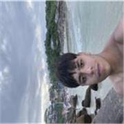 Puedo dar clases de cualquier materia básica y algunas más avanzadas como filosofía, psicología y demás. Actualmente estudio psico