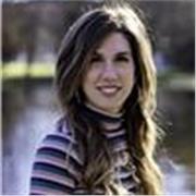Profesora de lengua castellana en educación secundaria con 8 años de experiencia. Ofrezco clases online de español conversacional 
